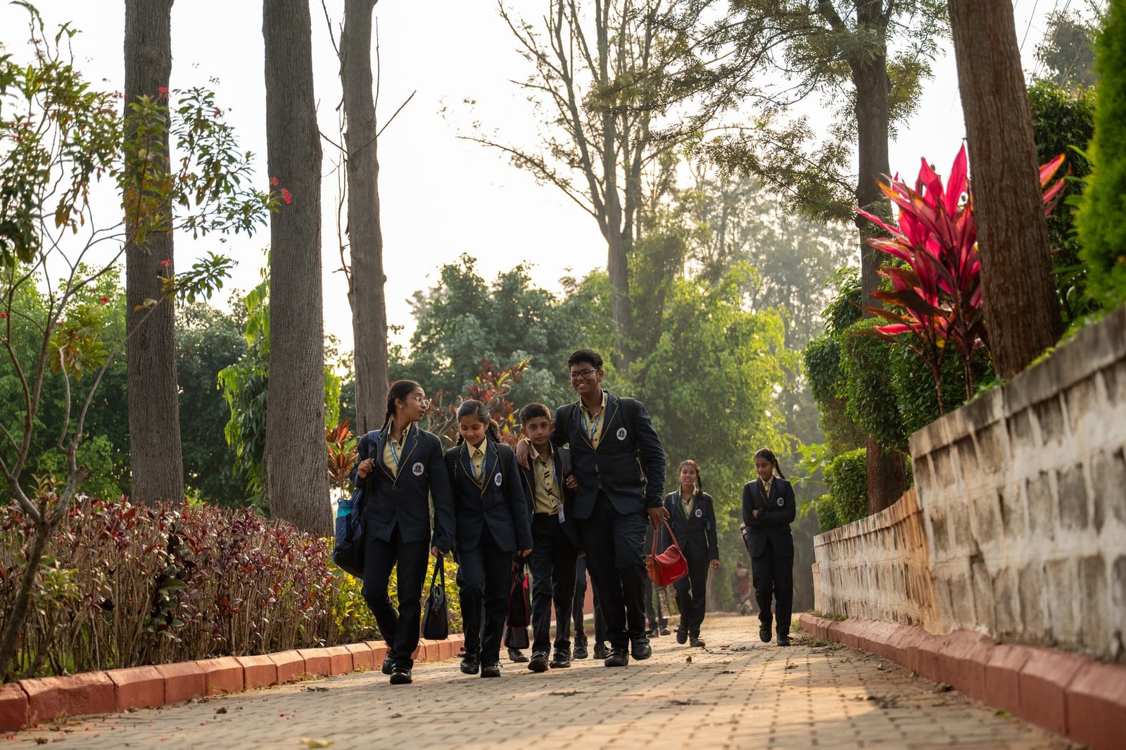 DAV students walking through campus